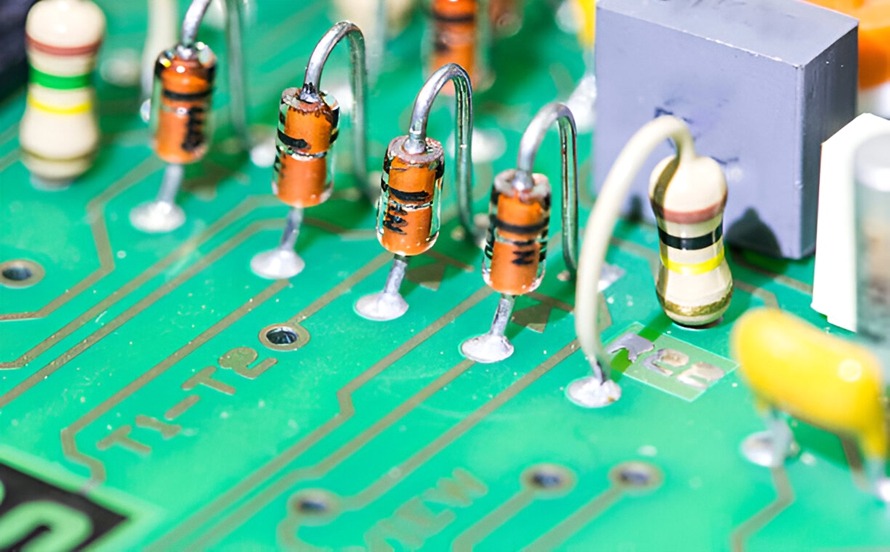 What are the Different Applications of China Through Hole PCB Assembly